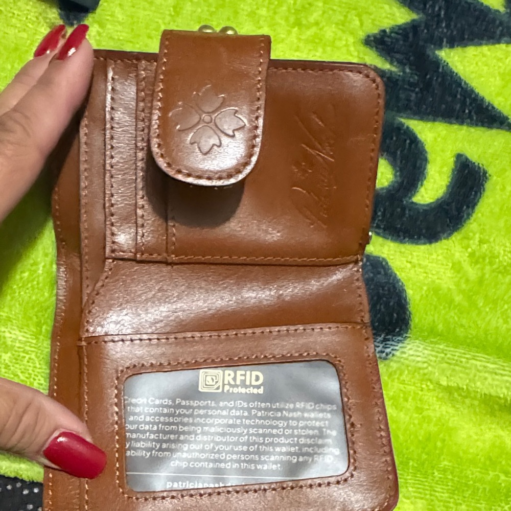 Patricia Nash Tan Leather RFID Wallet - Picture 2 of 4